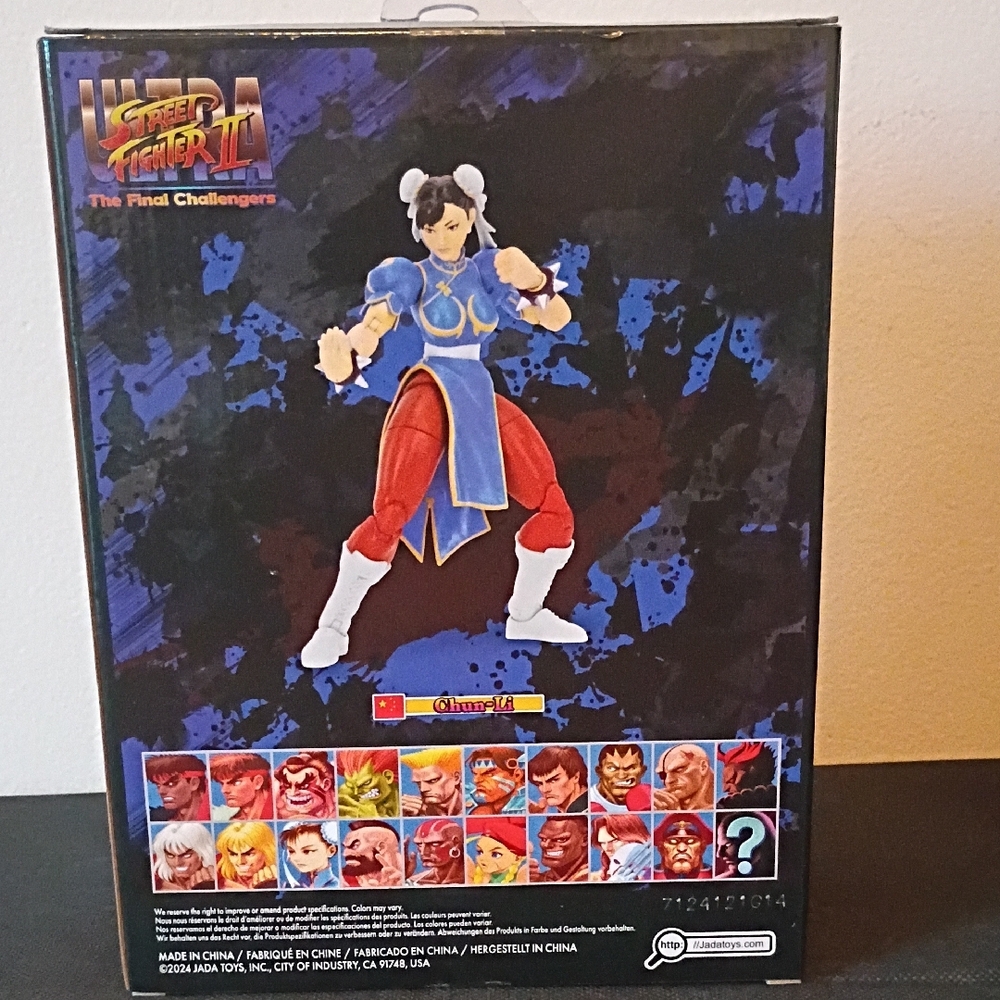 Chun-Li Action Figure - Blue and Red - Picture 4 of 5